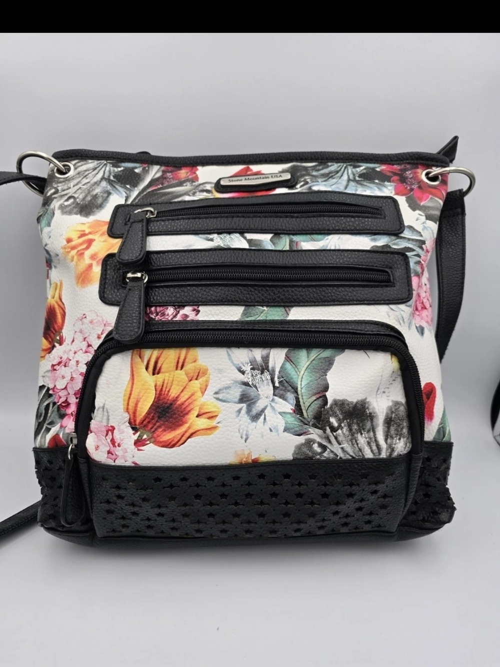 Stone Mountain Accessories Floral Crossbody in White and Black
